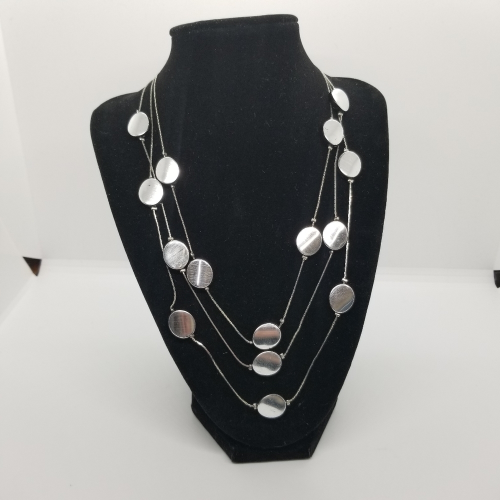lightweight layered silver tone necklace